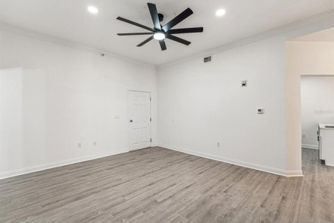 Condo in Saint Petersburg, Florida, 2 bedrooms  № 2230924 - photo 4
