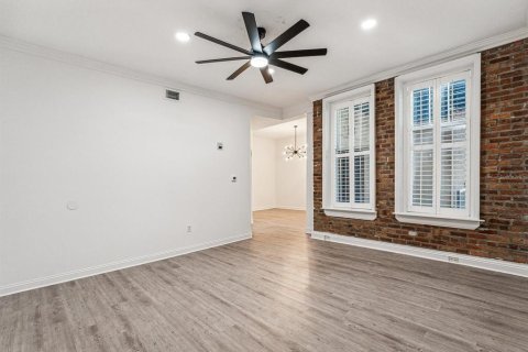 Condo in Saint Petersburg, Florida, 2 bedrooms  № 2230924 - photo 3