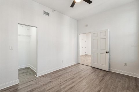 Condo in Saint Petersburg, Florida, 2 bedrooms  № 2230924 - photo 5