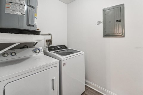 Condo in Saint Petersburg, Florida, 2 bedrooms  № 2230924 - photo 19