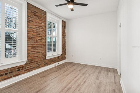 Condo in Saint Petersburg, Florida, 2 bedrooms  № 2230924 - photo 16