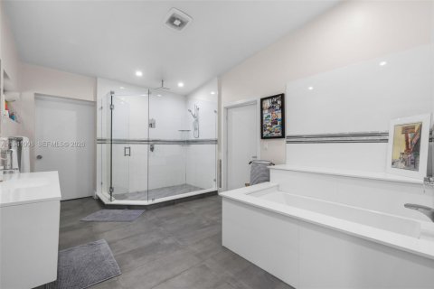 House in Wellington, Florida 3 bedrooms, 259.38 sq.m. № 1997851 - photo 20