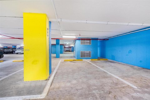 Купить кондоминиум в Майами, Флорида 1 спальня, 65.03м2, № 2049620 - фото 26