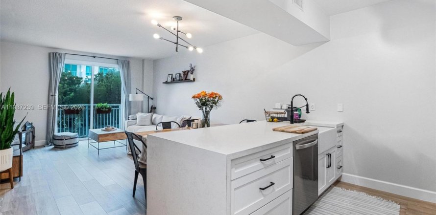 Кондоминиум с 1 спальней в Майами, Флорида № 2049620