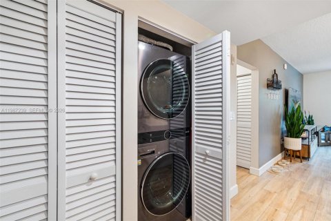 Купить кондоминиум в Майами, Флорида 1 спальня, 65.03м2, № 2049620 - фото 16