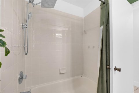 Купить виллу или дом в Хомстед, Флорида 3 спальни, 124.12м2, № 2005899 - фото 2