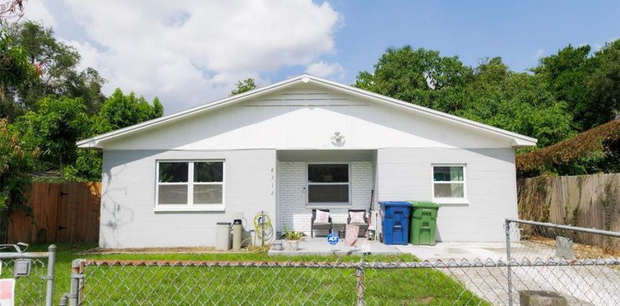 Villa ou maison à Tampa, Floride 3 chambres, 110.65 m2 № 2358422