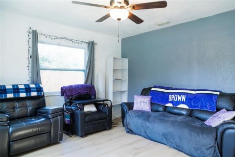 Villa ou maison à vendre à Tampa, Floride: 3 chambres, 110.65 m2 № 2358422 - photo 4