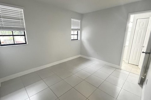 Touwnhouse à louer à Miramar, Floride: 3 chambres, 129.32 m2 № 2394761 - photo 9