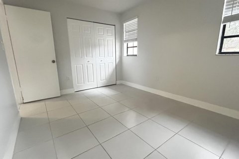 Touwnhouse à louer à Miramar, Floride: 3 chambres, 129.32 m2 № 2394761 - photo 8