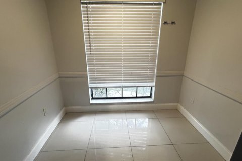 Touwnhouse à louer à Miramar, Floride: 3 chambres, 129.32 m2 № 2394761 - photo 7