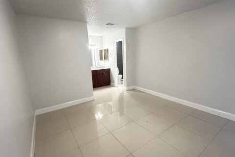 Touwnhouse à louer à Miramar, Floride: 3 chambres, 129.32 m2 № 2394761 - photo 21
