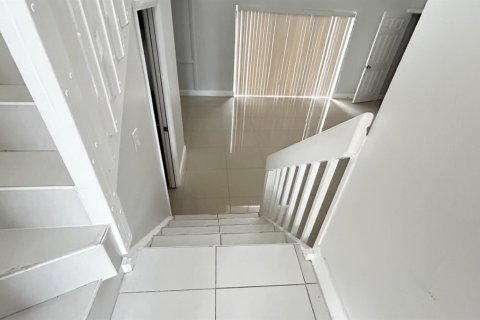 Touwnhouse à louer à Miramar, Floride: 3 chambres, 129.32 m2 № 2394761 - photo 12