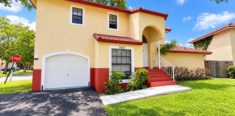 Touwnhouse à Miramar, Floride 3 chambres, 129.32 m2 № 2394761