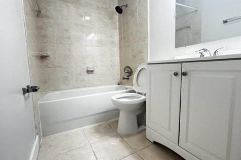 Touwnhouse à louer à Miramar, Floride: 3 chambres, 129.32 m2 № 2394761 - photo 25