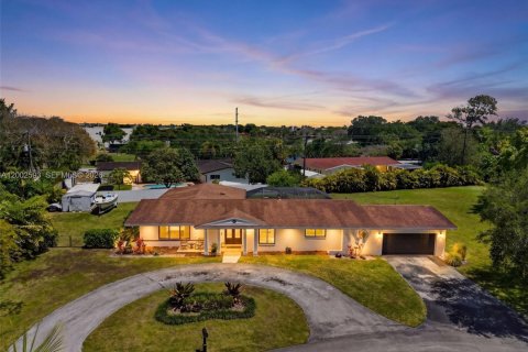 Villa ou maison à Miami, Floride 4 chambres, 189.8 m2 № 2066389