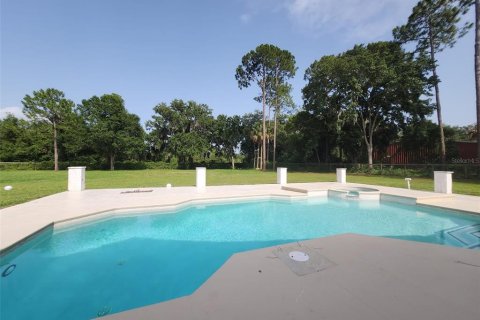 House in Sanford, Florida 4 bedrooms, 162.21 sq.m. № 1765378 - photo 12
