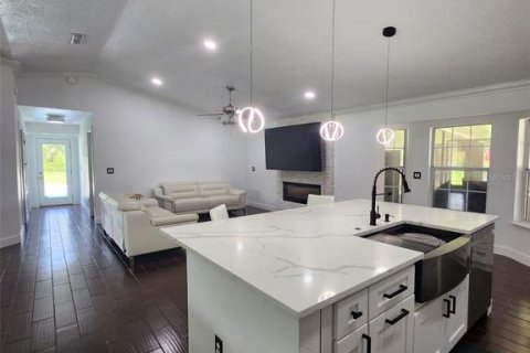 House in Sanford, Florida 4 bedrooms, 162.21 sq.m. № 1765378 - photo 8