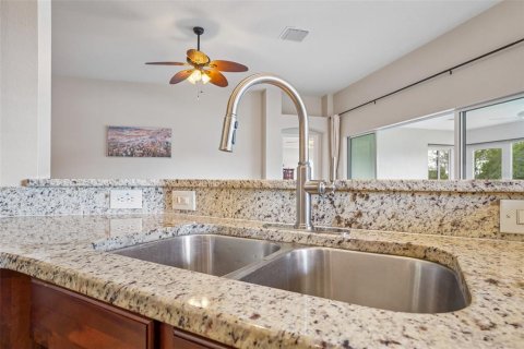 House in The Villages, Florida 3 bedrooms, 181.9 sq.m. № 2420474 - photo 22