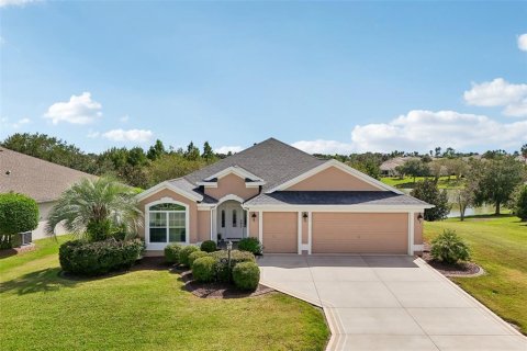 House in The Villages, Florida 3 bedrooms, 181.9 sq.m. № 2420474
