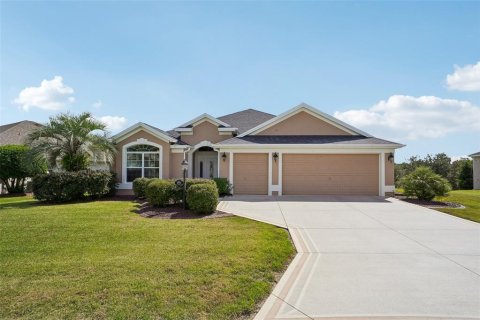 House in The Villages, Florida 3 bedrooms, 181.9 sq.m. № 2420474 - photo 2