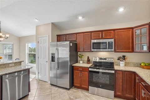 House in The Villages, Florida 3 bedrooms, 181.9 sq.m. № 2420474 - photo 19