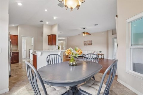 House in The Villages, Florida 3 bedrooms, 181.9 sq.m. № 2420474 - photo 15