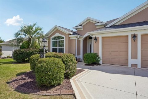 House in The Villages, Florida 3 bedrooms, 181.9 sq.m. № 2420474 - photo 5