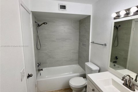 Copropriété à louer à Sunrise, Floride: 2 chambres, 89.65 m2 № 1961772 - photo 6