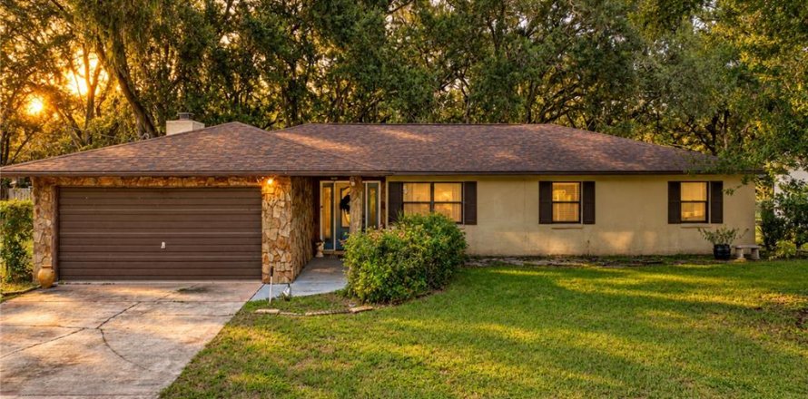 Casa en Auburndale, Florida 3 dormitorios, 174.28 m2 № 2348132