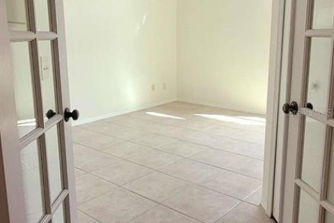 Townhouse in Tampa, Florida 2 bedrooms, 110.27 sq.m. № 2098702 - photo 5