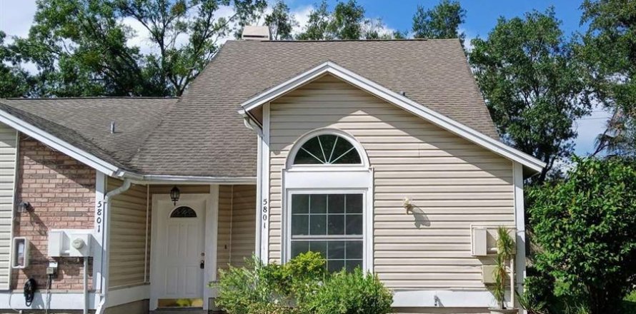Townhouse in Tampa, Florida 2 bedrooms, 110.27 sq.m. № 2098702