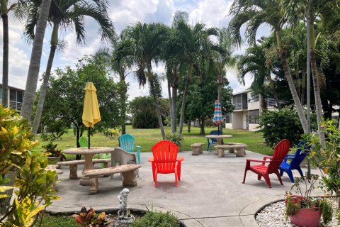 Condo in West Palm Beach, Florida, 1 bedroom  № 1135367 - photo 1