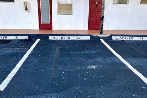 Купить кондоминиум в Лодердейл-Лейкс, Флорида 1 спальня, 72.74м2, № 1973481 - фото 21