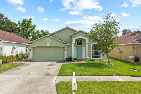 House in Land O' Lakes, Florida 3 bedrooms, 133.69 sq.m. № 2210307 - photo 2