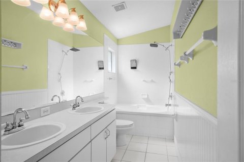 House in Land O' Lakes, Florida 3 bedrooms, 133.69 sq.m. № 2210307 - photo 16