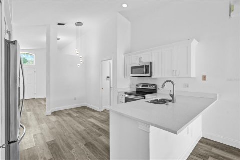 House in Land O' Lakes, Florida 3 bedrooms, 133.69 sq.m. № 2210307 - photo 27