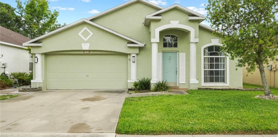 House in Land O' Lakes, Florida 3 bedrooms, 133.69 sq.m. № 2210307