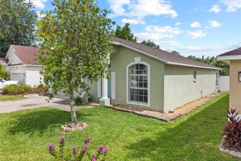 House in Land O' Lakes, Florida 3 bedrooms, 133.69 sq.m. № 2210307 - photo 3
