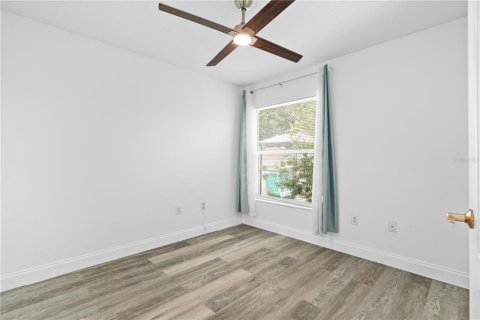 House in Land O' Lakes, Florida 3 bedrooms, 133.69 sq.m. № 2210307 - photo 18