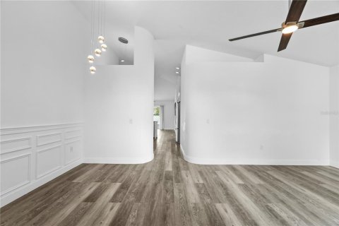 House in Land O' Lakes, Florida 3 bedrooms, 133.69 sq.m. № 2210307 - photo 6
