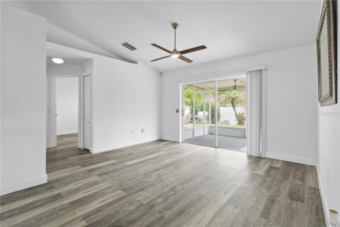 House in Land O' Lakes, Florida 3 bedrooms, 133.69 sq.m. № 2210307 - photo 24