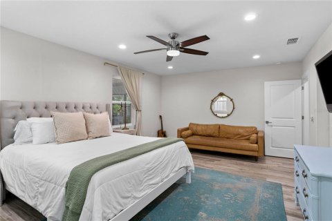 House in Tampa, Florida 4 bedrooms, 384.71 sq.m. № 1826994 - photo 26