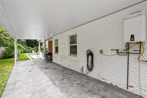 House in Tampa, Florida 4 bedrooms, 384.71 sq.m. № 1826994 - photo 25