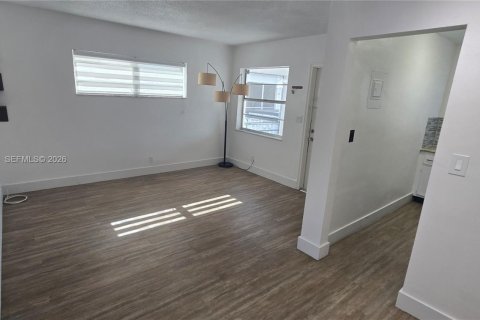 Condo in Hollywood, Florida, 1 bedroom  № 2001416