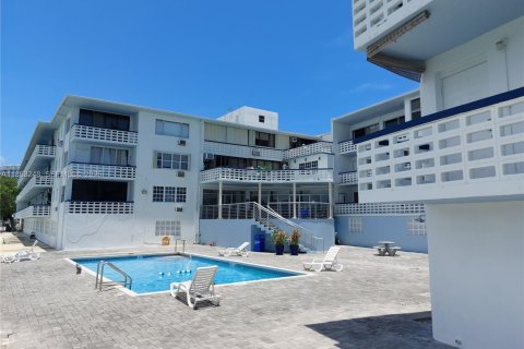 Copropriété à vendre à Miami Beach, Floride № 2194627 - photo 22