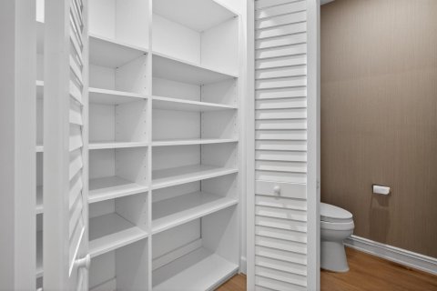 Condo in Weston, Florida, 2 bedrooms  № 2253382 - photo 24