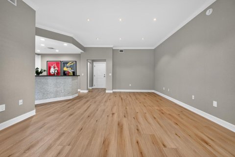 Condo in Weston, Florida, 2 bedrooms  № 2253382 - photo 9