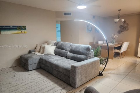 Copropriété à louer à Pompano Beach, Floride: 2 chambres, 87.33 m2 № 2011030 - photo 3