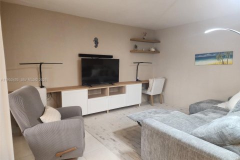 Copropriété à louer à Pompano Beach, Floride: 2 chambres, 87.33 m2 № 2011030 - photo 4